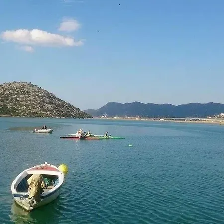 Fuer 4 Personen By Interhome