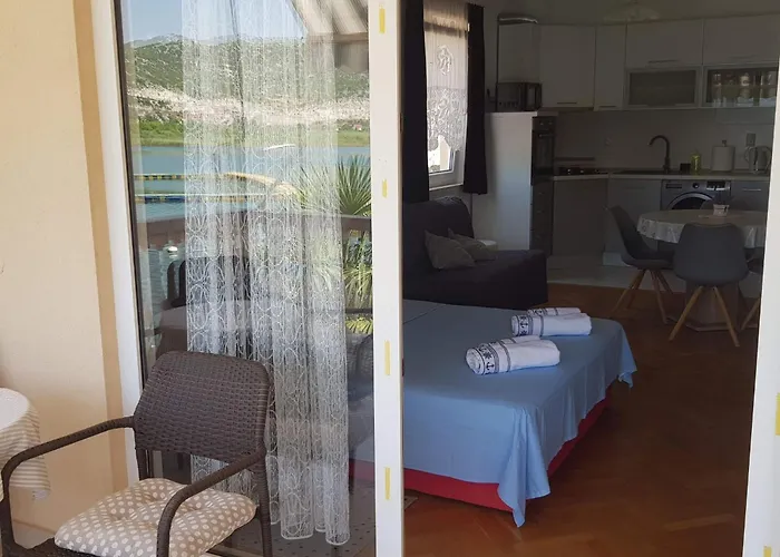 Apartment Fuer 4 Personen By Interhome Ploce (Dubrovnik-Neretva)