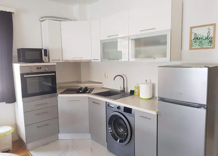 Apartment Fuer 4 Personen By Interhome